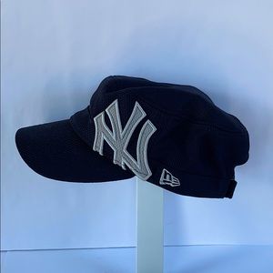 Women’s New Era New York Yankees hat in Navy Blue